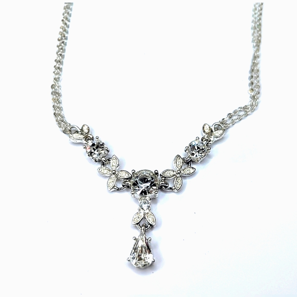 VINTAGE SPARKLING CUBIC ZIRCONIA - Rhinestone Pendant Choker Necklace - 18.5” LN